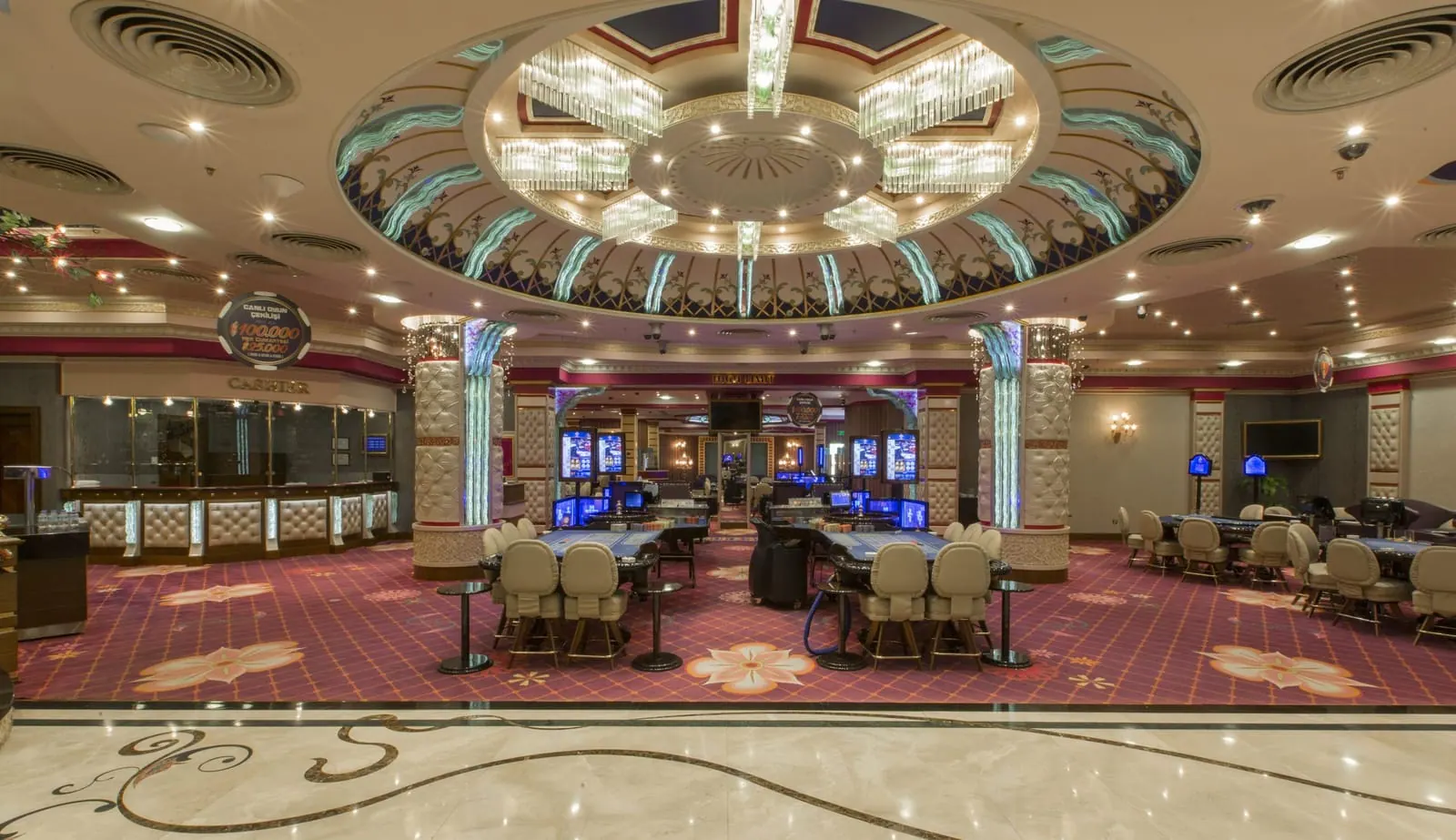 Merit Crystal Cove Hotel & Casino · LOBİ