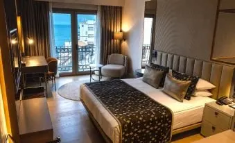 Rocks Hotel & Casino · LOBİ